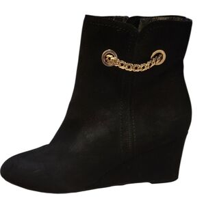 Nokira Elegant Black Ankle Boots with Gold Chain Accent 3" Wedge Heal